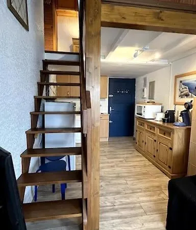 T2 Mezzanine Port * Leucate